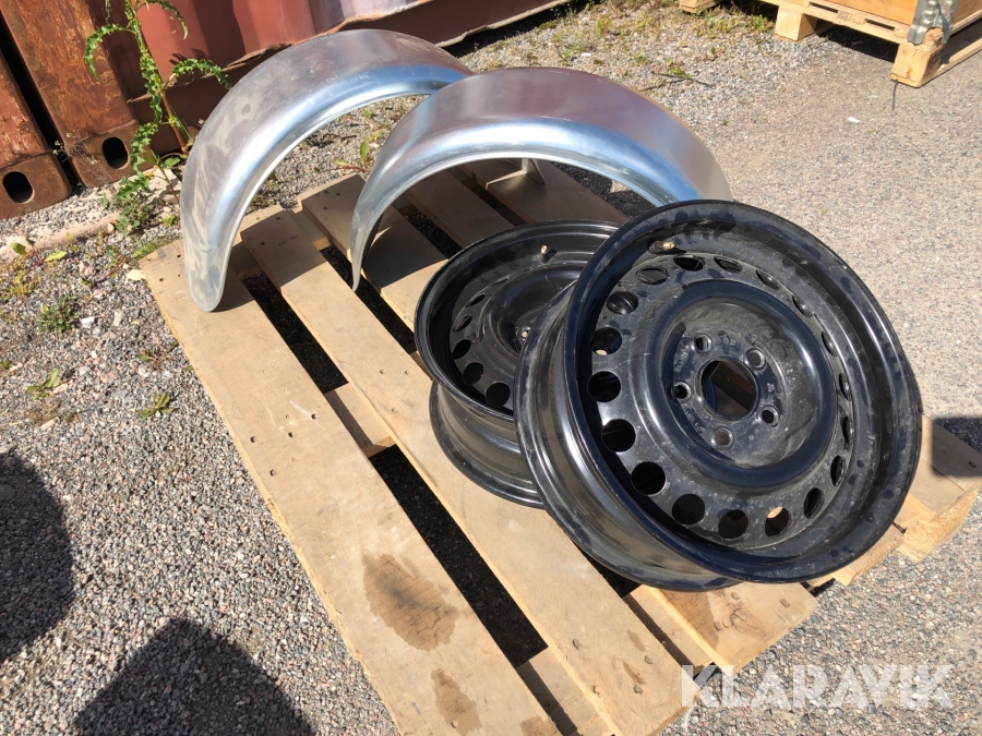 2st fälgar , 2st skärmar till släpvagn 