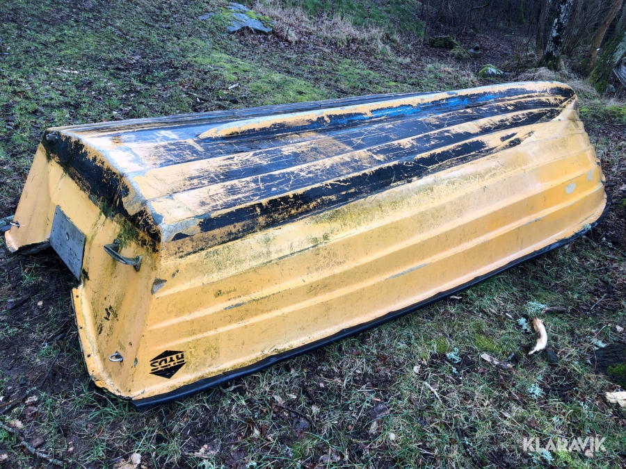 Plasteka / båt Ryds inkl åror och 4 flytvästar 