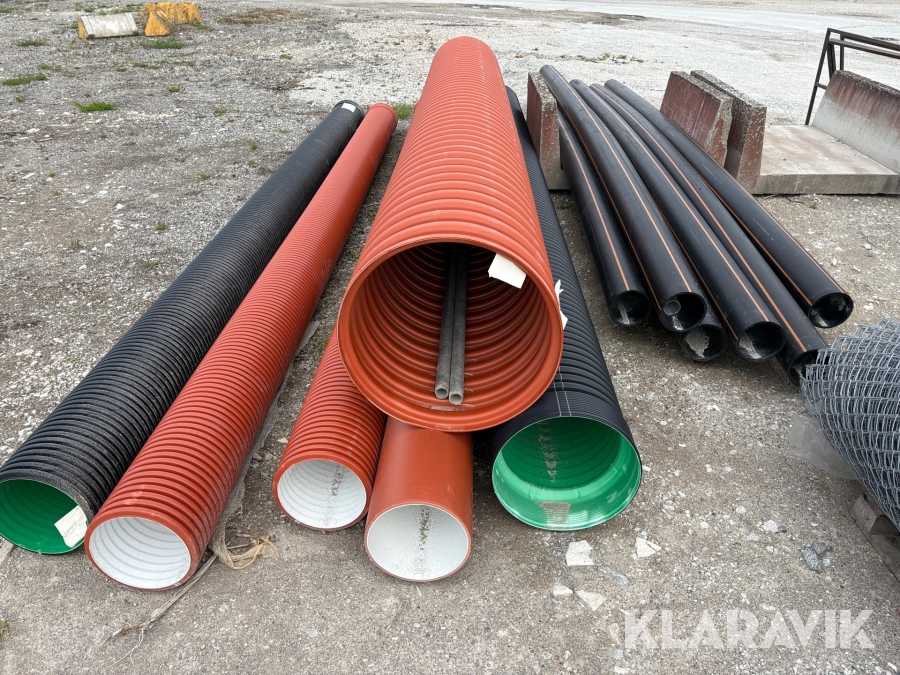 Diverse rör och trummor