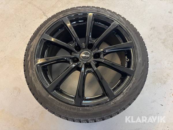 Däck & fälg Nokian Hakkapeliitta R2 235/40R19 4 st