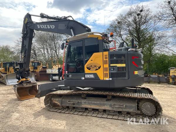 Grävmaskin Volvo ECR235E med grävsystem