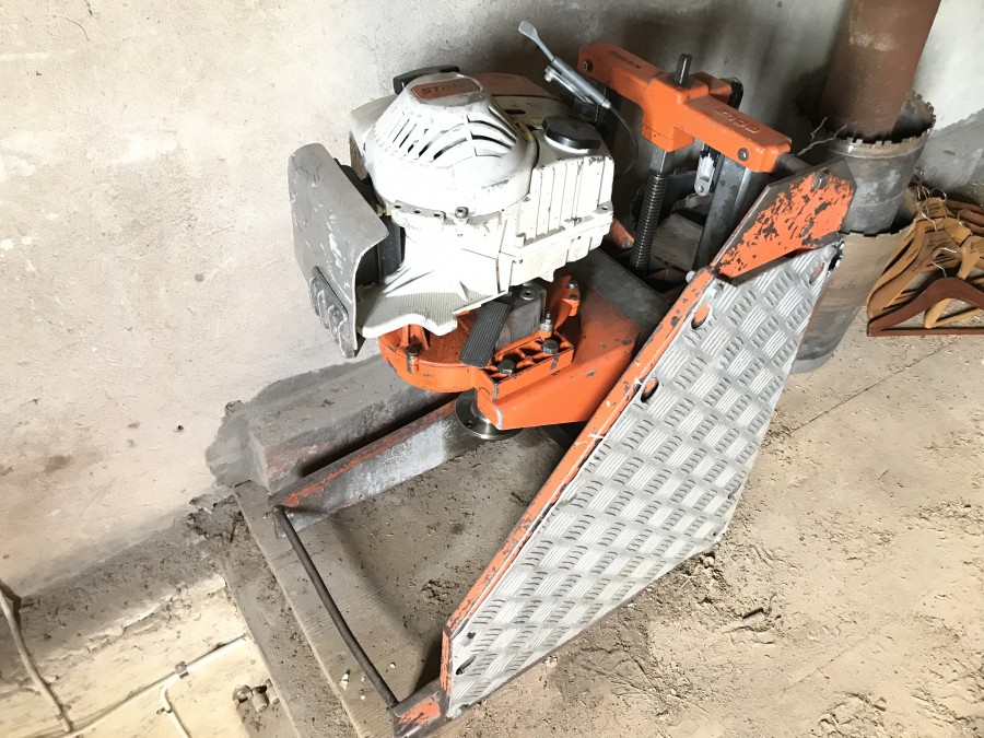 Kärnborrmaskin med borr