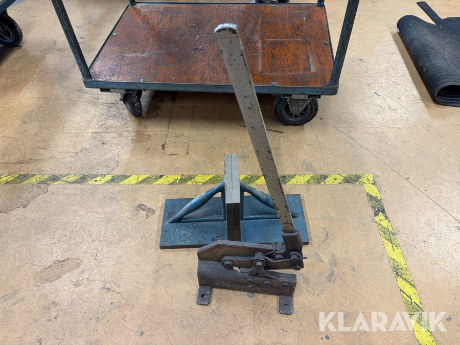 Plåtsax samt stödvinklar