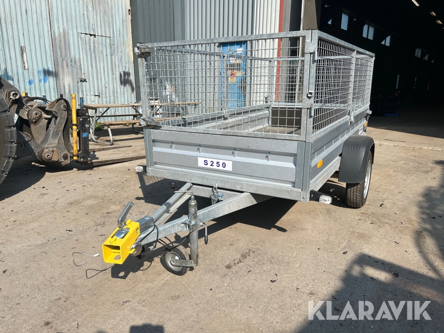 Personbilssläp Wiola W600 med tipp