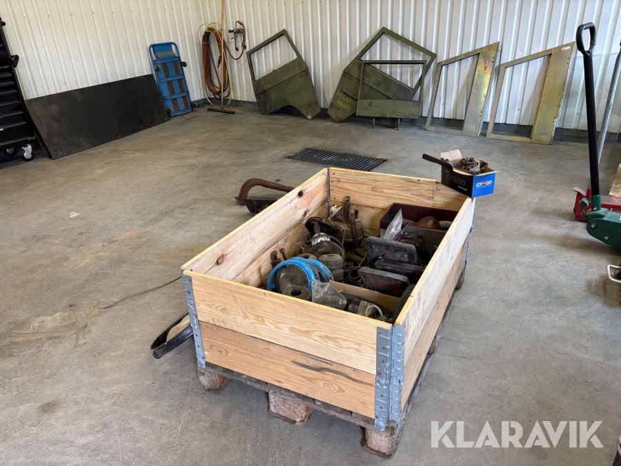 Parti med delar till Volvo Valp C303 TGB 11