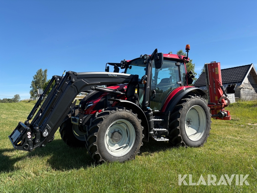 Traktor Valtra G125E Versu med frontlastare