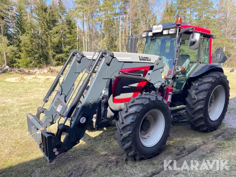 Traktor Valtra A83 Hitech