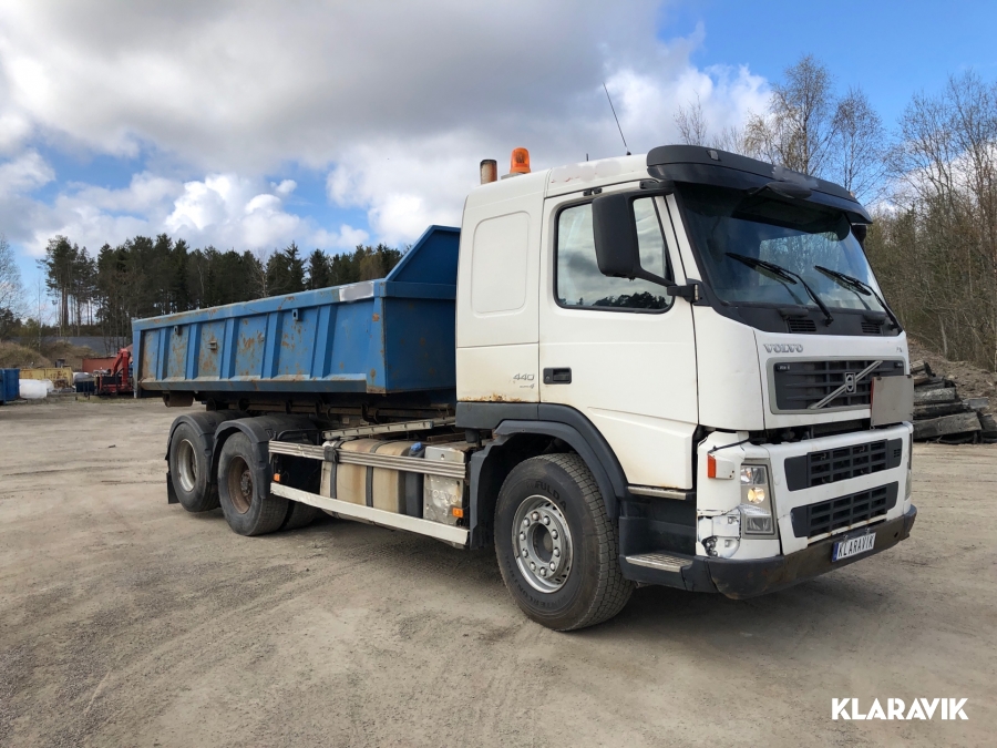 Kroklastbil med grusflak 10 kubik 