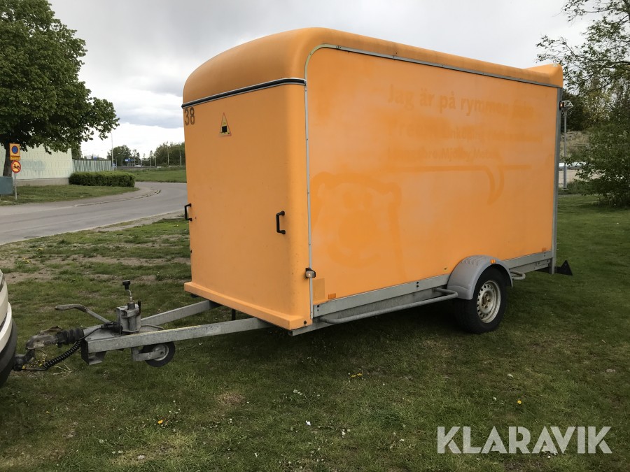 Flyttsläp Thule CE100035R med ramp 