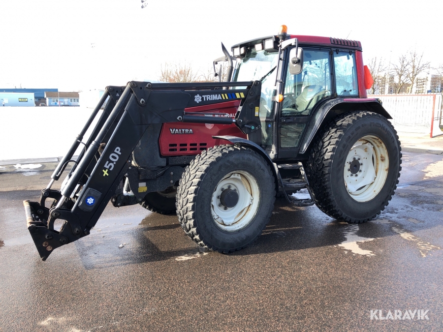 Traktor Valtra 6350-4 med lastare 