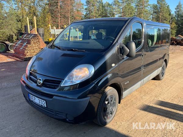 Skåpbil med baksäten Nissan Primastar