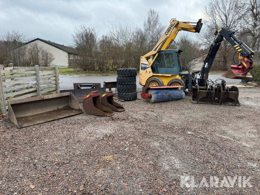 Kompaktlastare Gehl 4640 Turbo Med många redskap