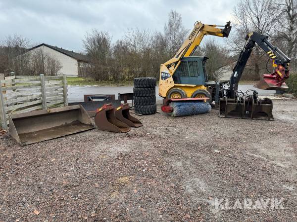 Kompaktlastare Gehl 4640 Turbo Med många redskap