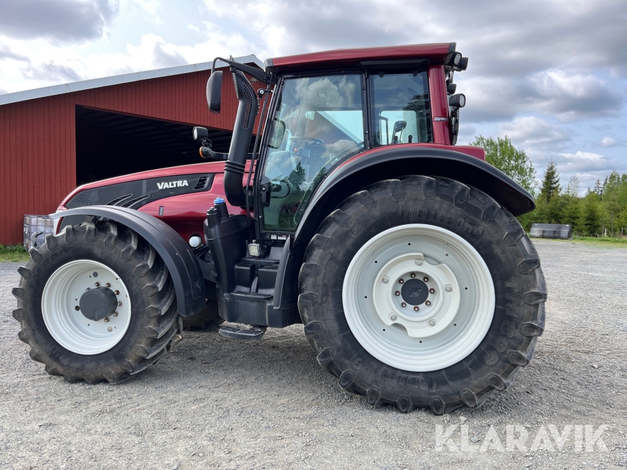 Traktor Valtra T203 Direct