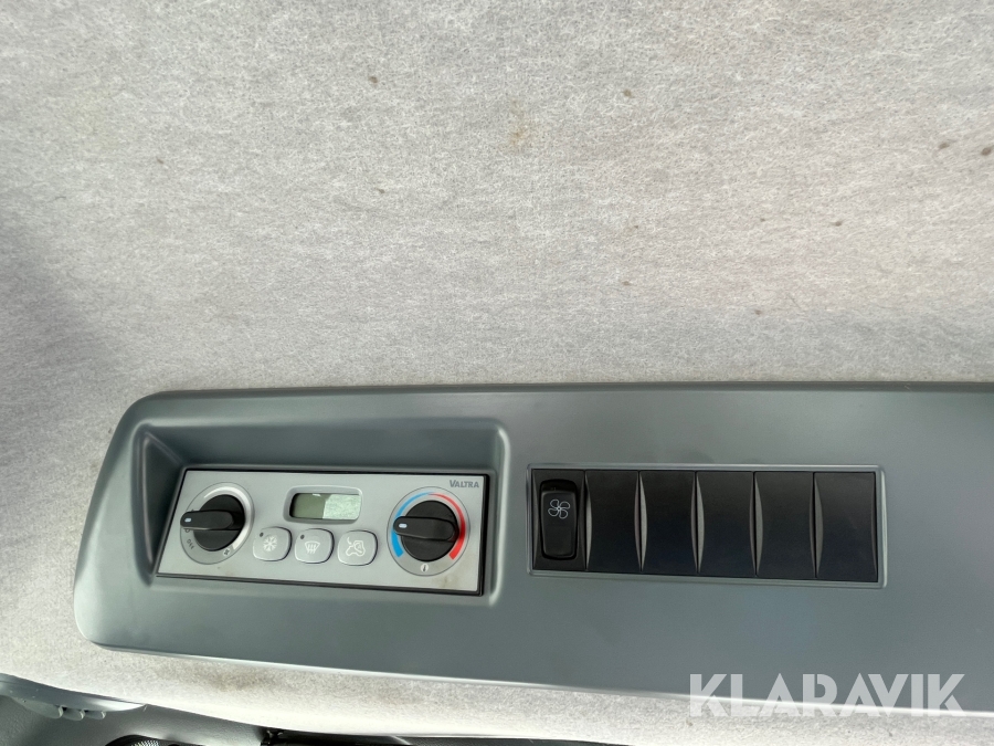 Traktor Valtra T203 Direct