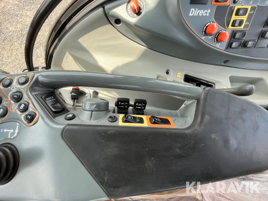 Traktor Valtra T203 Direct