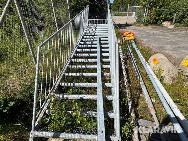 Trappa med plattform Trident 19 steg galvat