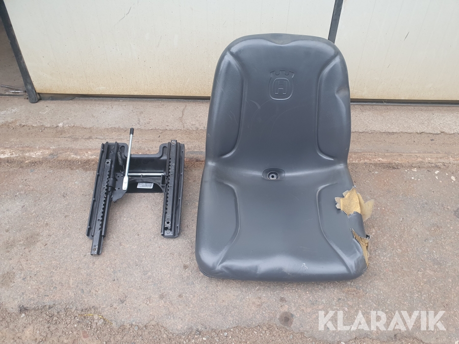 Stol till åkgräsklippare