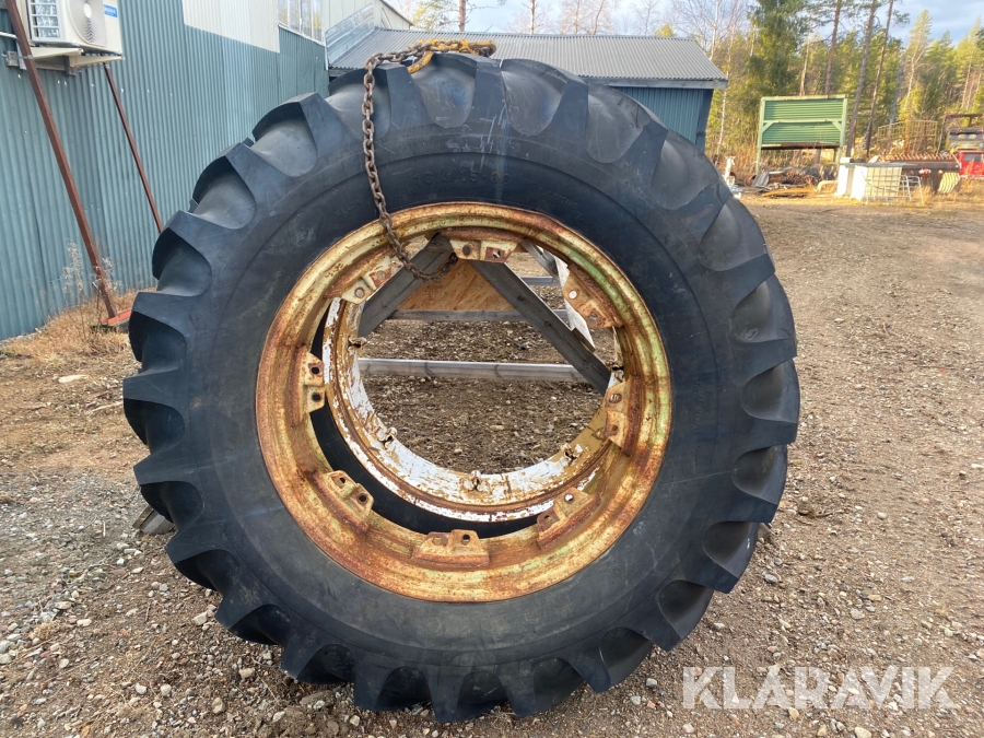 Traktordäck 18.4 15-38 med fälg 2st 