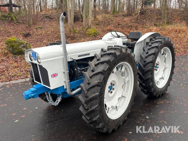 Veterantraktor County Super Six