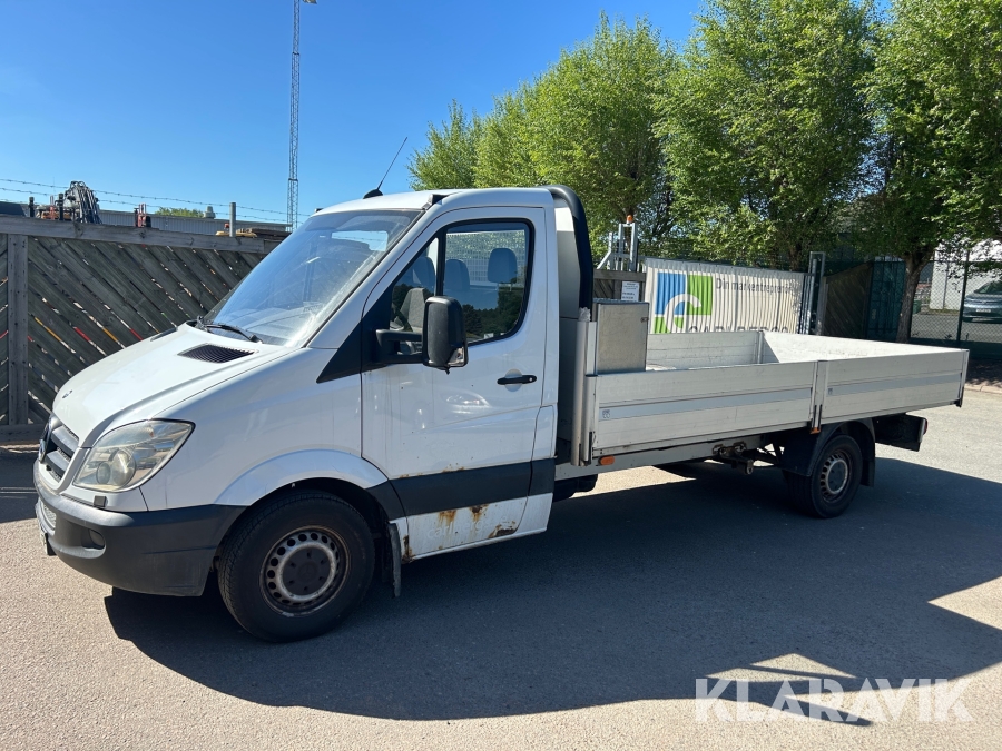 Flakbil Mercedes-Benz CDI Enkelhytt