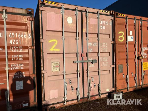 Container 40 fot med däckförvaringshyllor