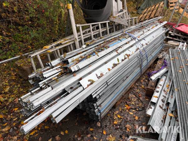 Reglar, hörnskydd och profiler