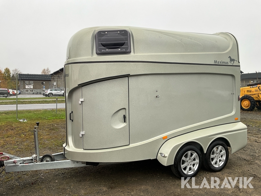 Hästtransport Humbaur Maximus