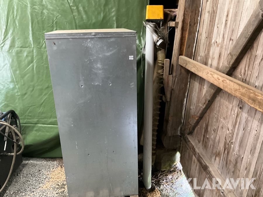 Pelletsbehållare med skruv