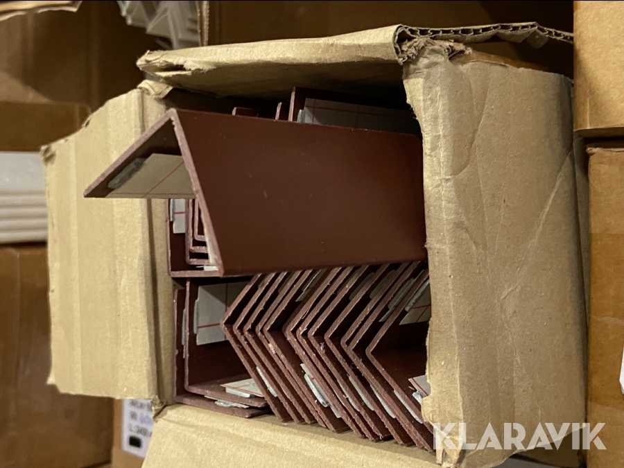 Parti hörnskydd i plast 40x40x2450mm 30st