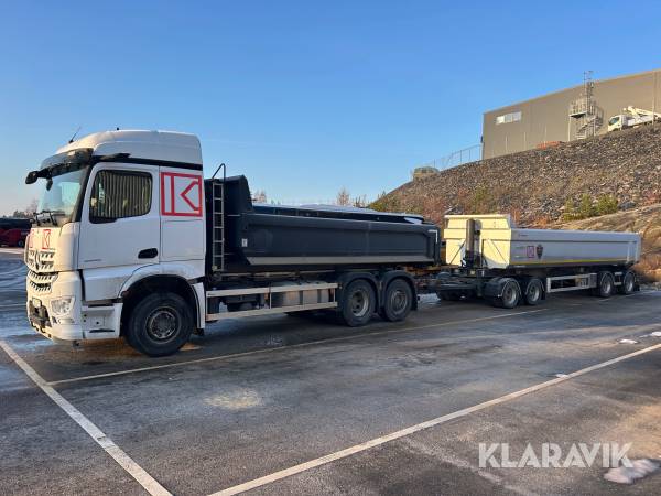 Ekipage lastväxlare Mercedes-Benz Arocs 2853 inkl  tippsläp & grusflak