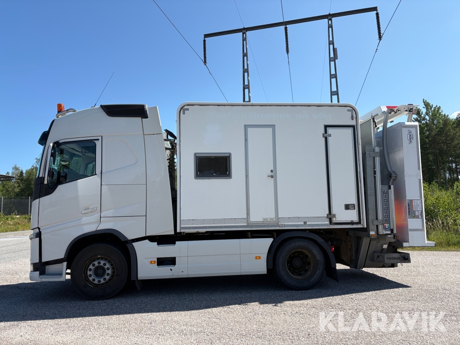 TMA-bil Volvo FH 4*2 med skåp/sovdel