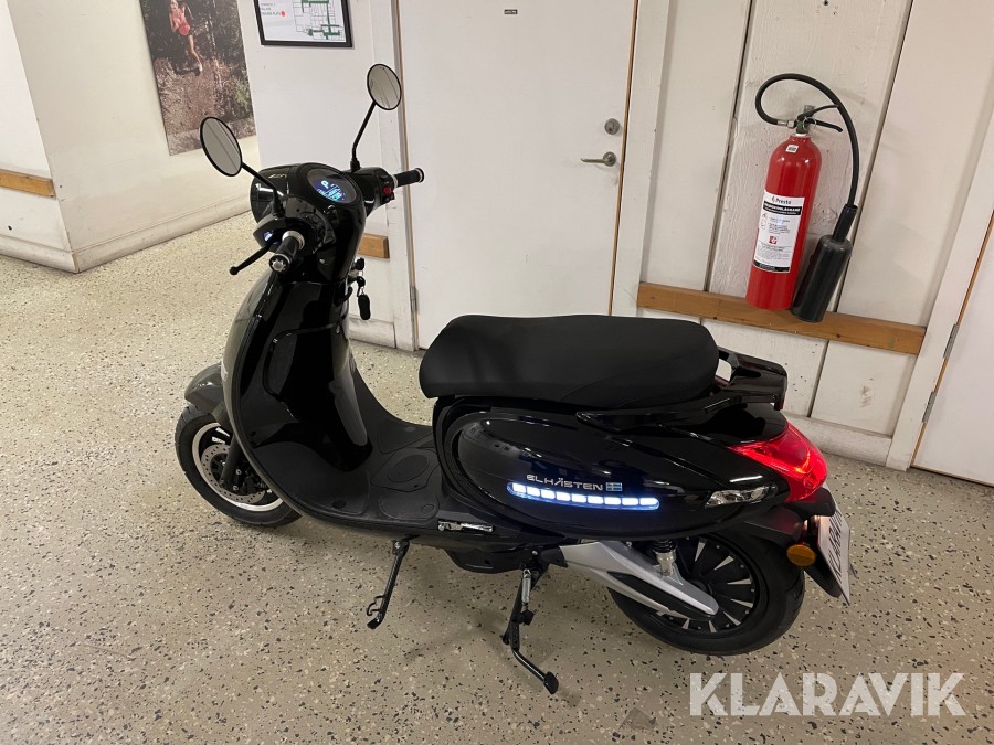 Moped eldriven Sakura Elhästen