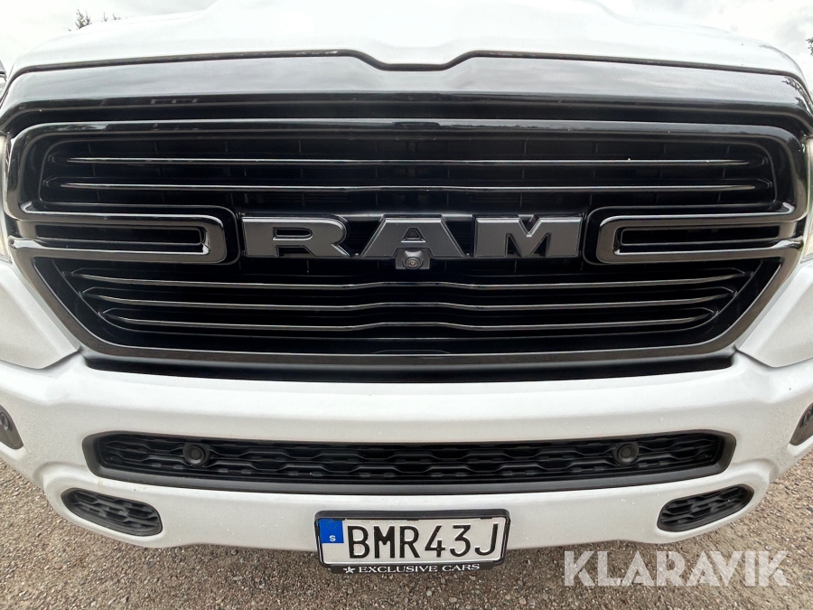 Pickup Dodge RAM 1500 Laramie Night Edition