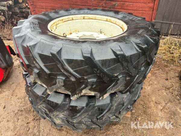 Däck på fälg Pirelli 460/85R34