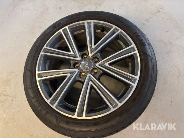 Däck och fälg Goodyear 215/45R17 4 st