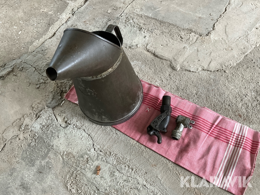 Oljekanna och kranar