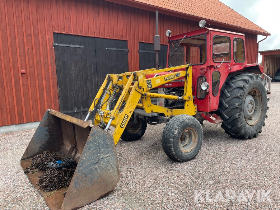 Veterantraktor Massey Ferguson 175S med frontlastare
