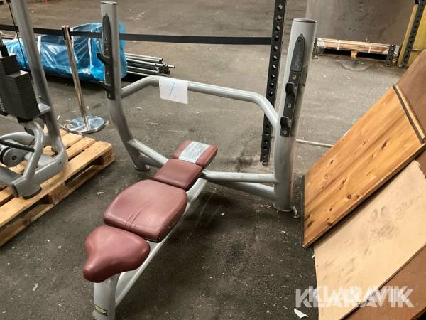 Träningsbänk TechnoGym Panca Orizzont för skivstångsträning