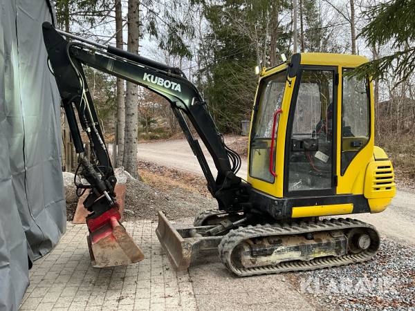 Grävmaskin Kubota KX71-2 med skopor