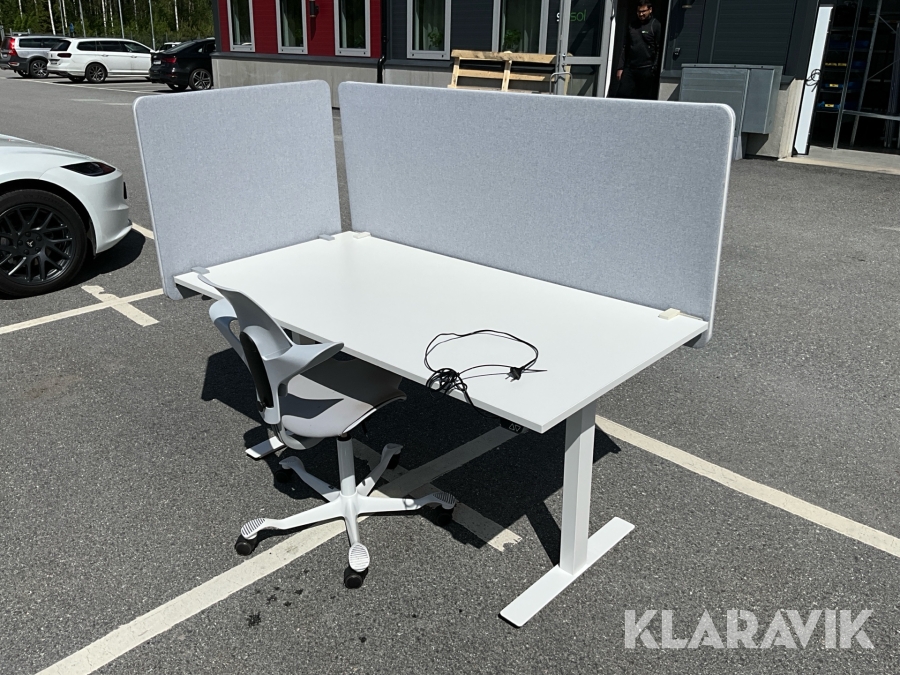 Skrivbord, Stol och skiljevägg höj och sänkbart