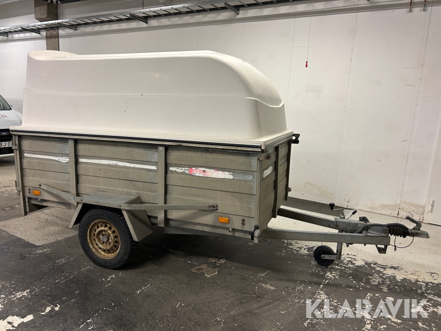 Släpvagn med kåpa Sävsjösläpet SSHL1000