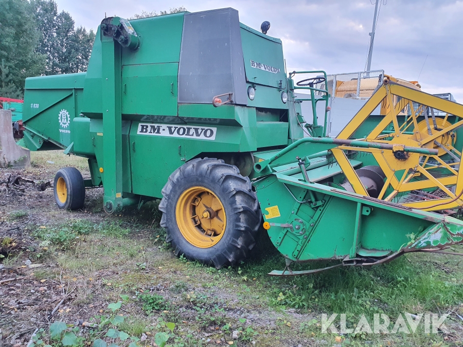 Skördetröska Volvo BM 830 S