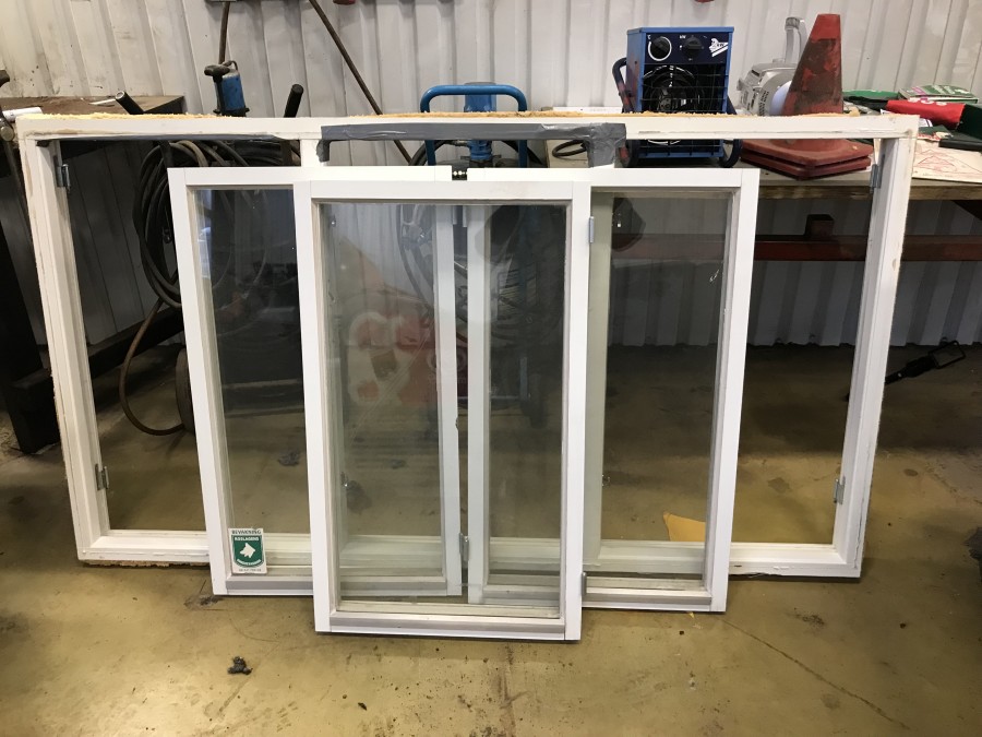 Fönsterram med 3 fönster