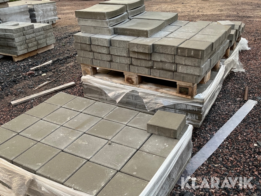 Munksten S:T Eriks 210x210x70 naturgrå samt 8 st ränndalsplattor