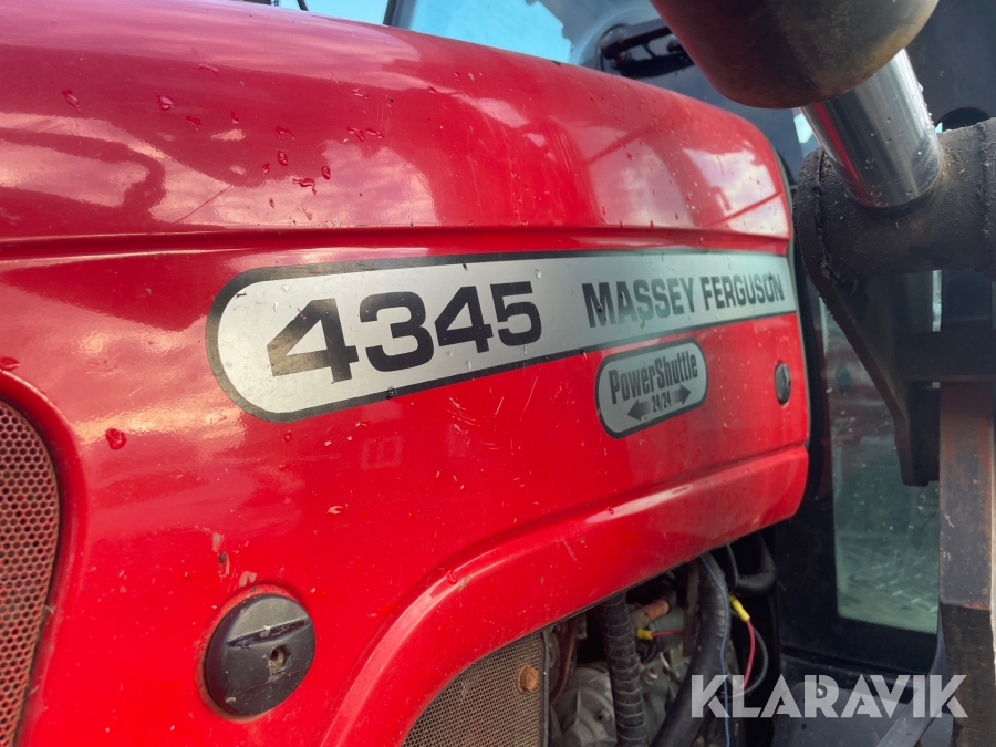 Traktor Massey Ferguson 4345 med redskap