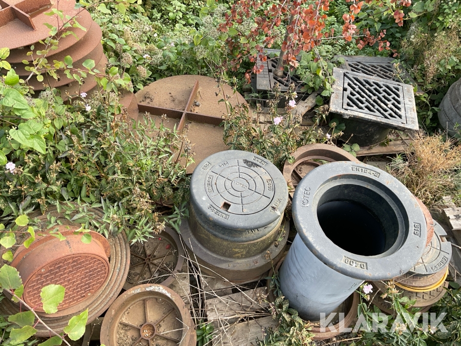 Diverse brunnar och tillbehör