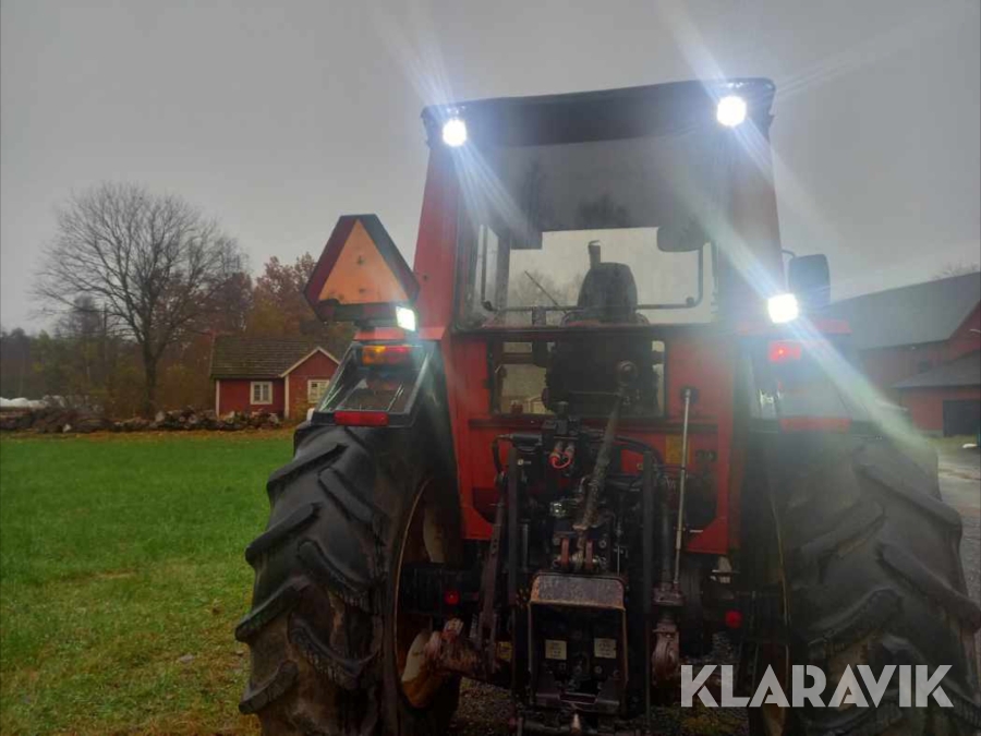 Traktor Valmet 805, Osby, Klaravik Auktioner