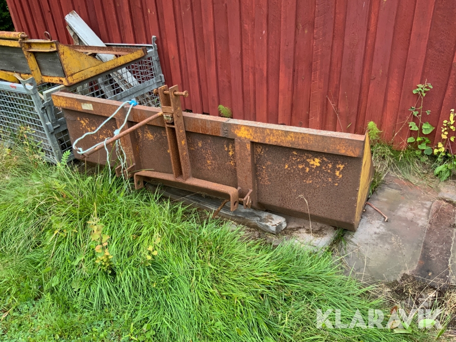 Bakskopa till traktor