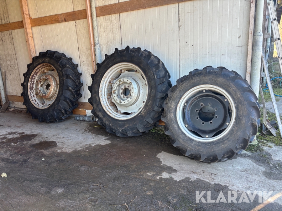 Traktordäck Goodyear 13.6R28 Michelin 16.9R38 4st